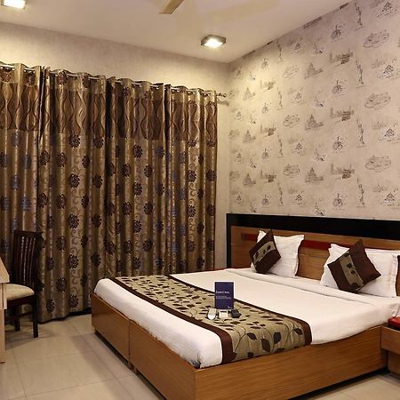 Fabhotel Signature Cyber Park Delhi  Exterior foto