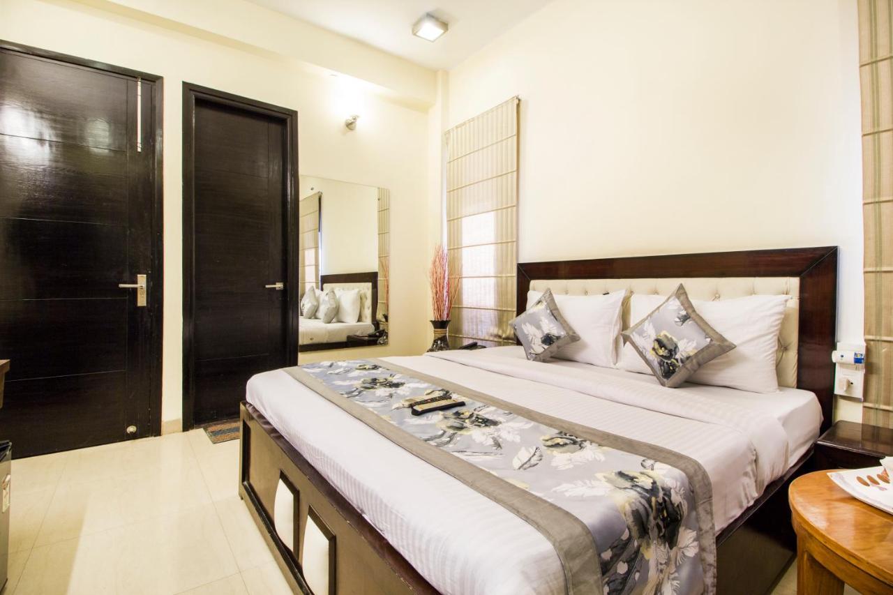 Fabhotel Signature Cyber Park Delhi  Exterior foto
